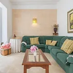Sol Apartment