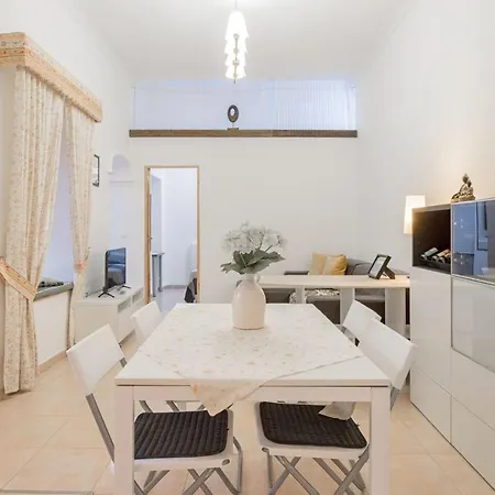 Apartman Sol *